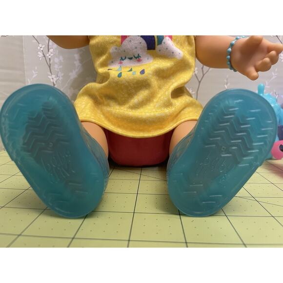 Hasbro Baby Alive Baby Grows Up Doll with Accessories - Picture 6 of 8